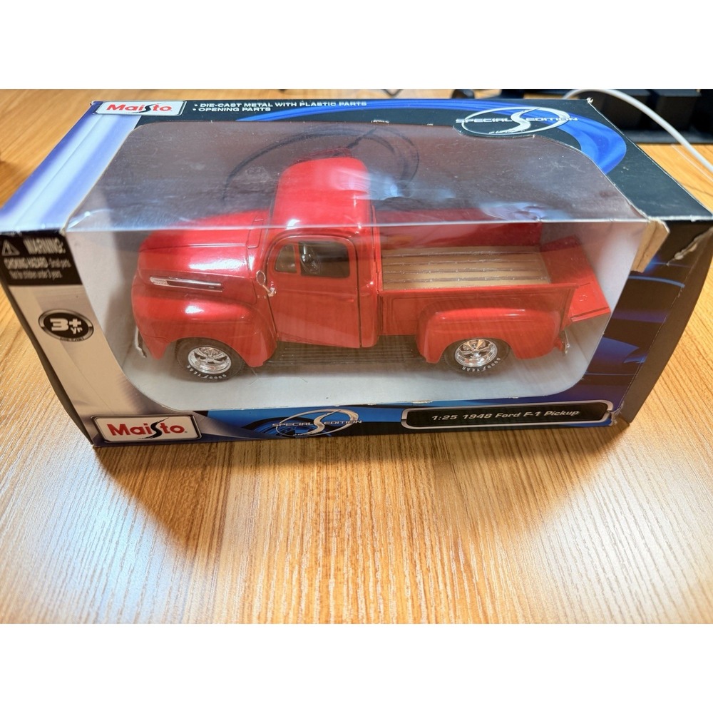 Maisto Special Edition 1:25 1948 Ford F-1 Pickup Diecast Car Red Open Box